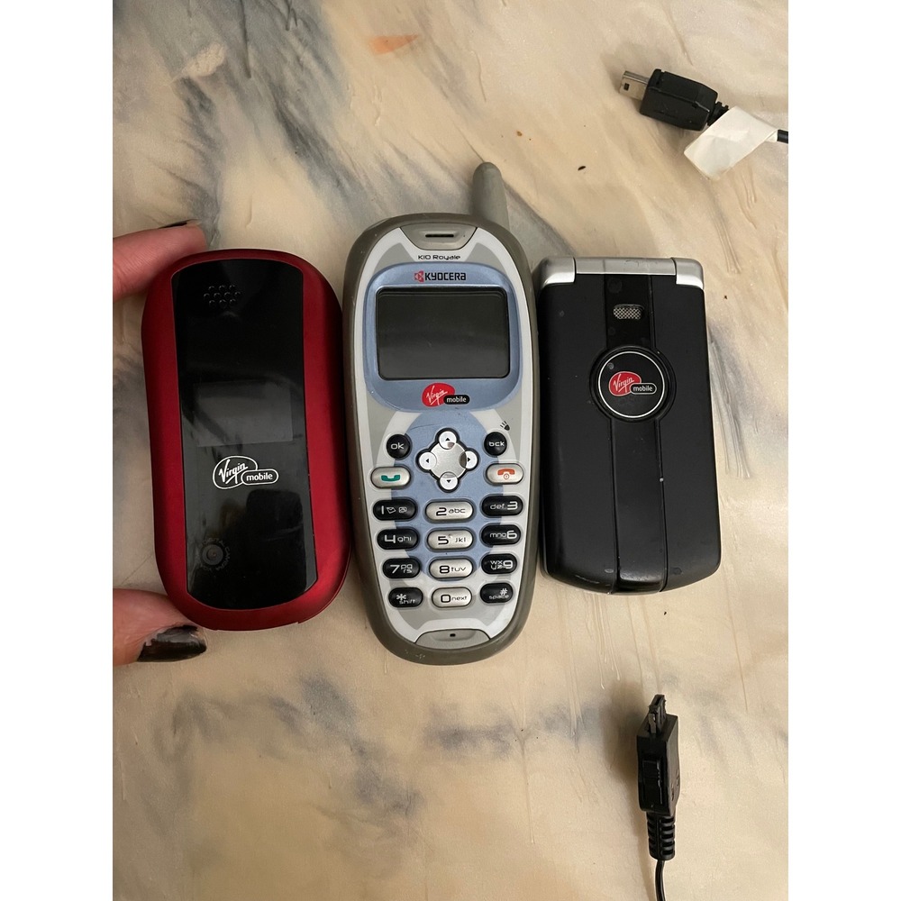Vintage Kyocera Virgin Mobile Phone Lot K10 Royale Flip Phones Red Black Charger